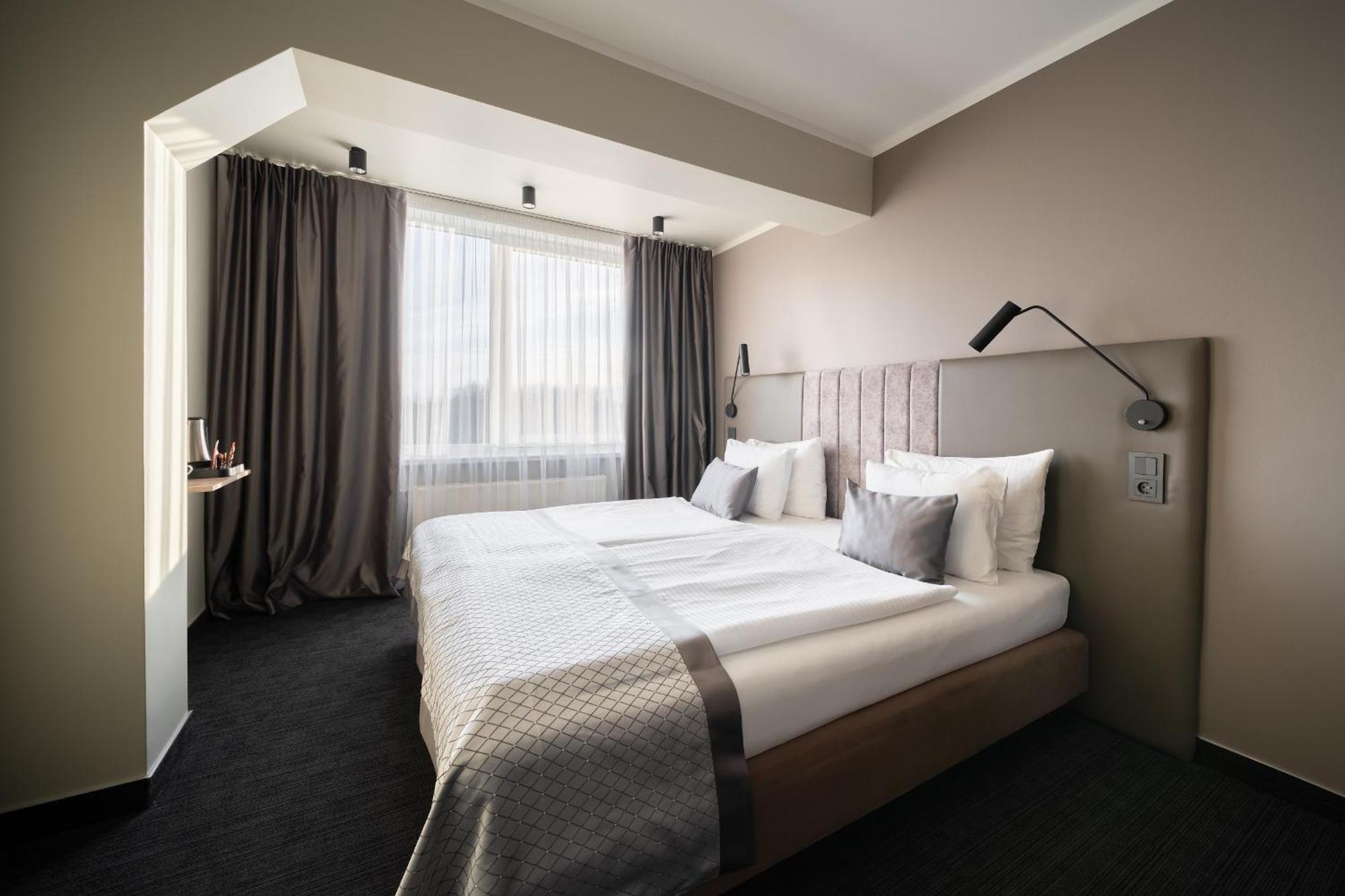 Хотел Bellevue Park With Free Parking 4*